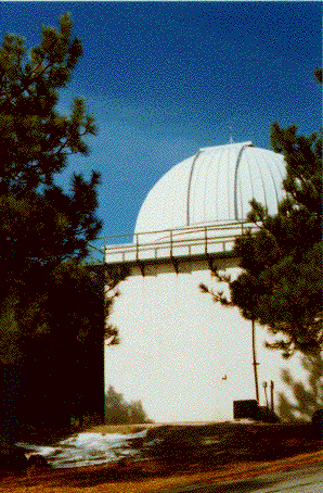 photo of the 40-inch telescope building